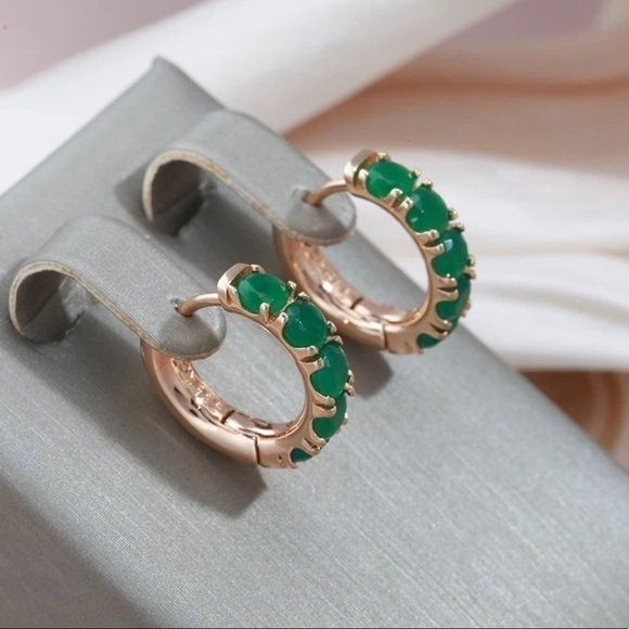 𝅺❗️restocked❗️new Emerald Green Huggie Hoop Earrings - Picture 1 of 10